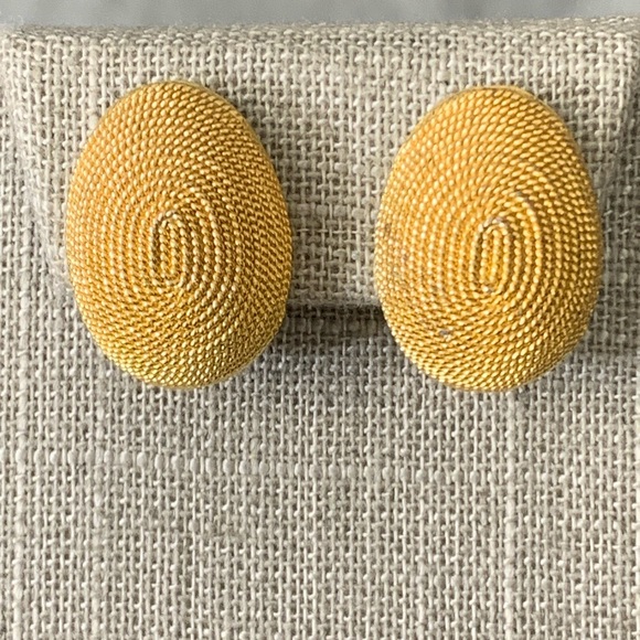 Vintage Designer Premier USA Gold Plated Clip on Earrings - Picture 2 of 13